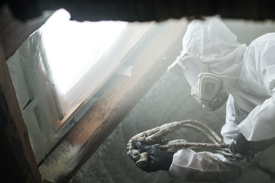 contractors-spray-foam-insulation-toronto-on