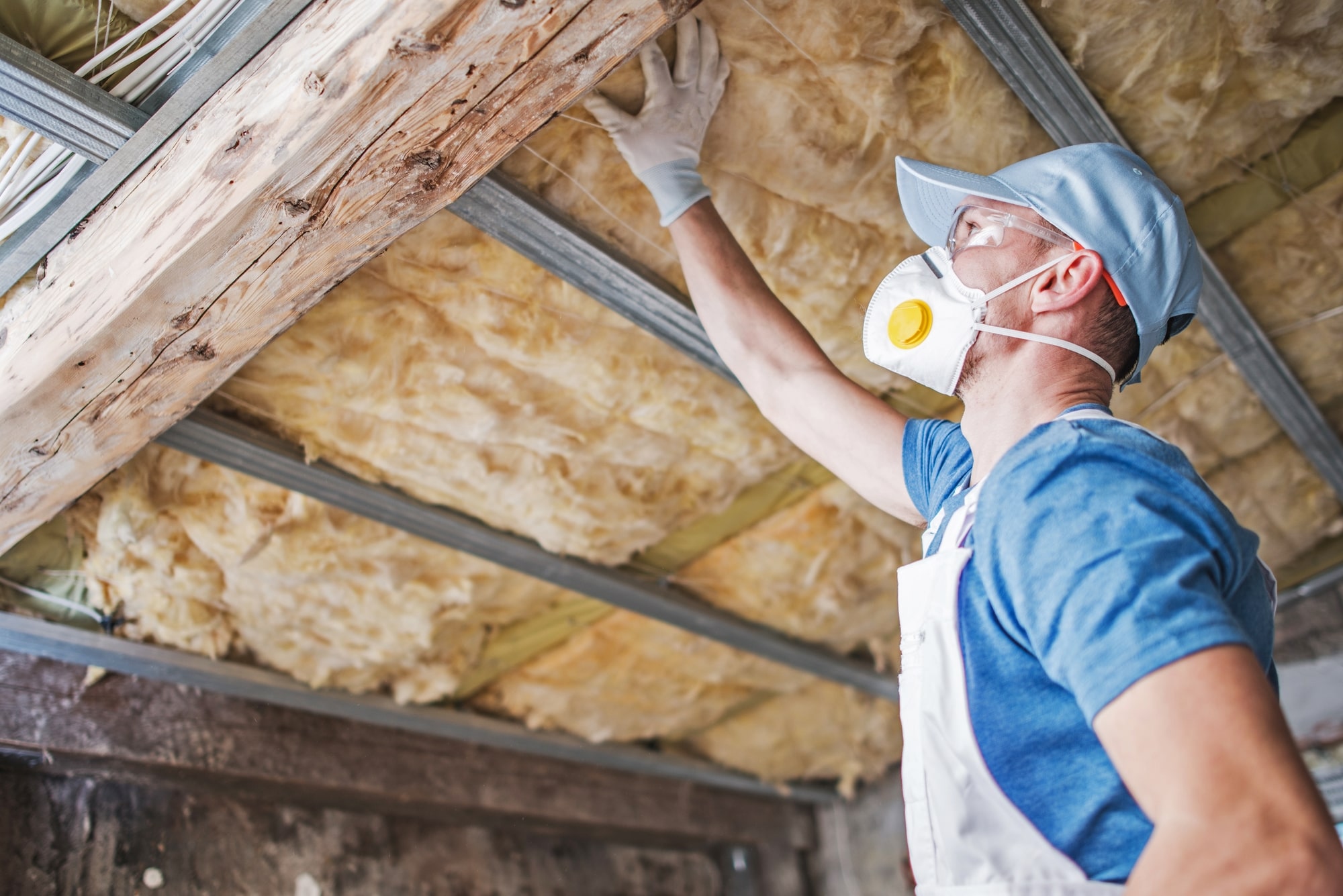 installing blanket insulation